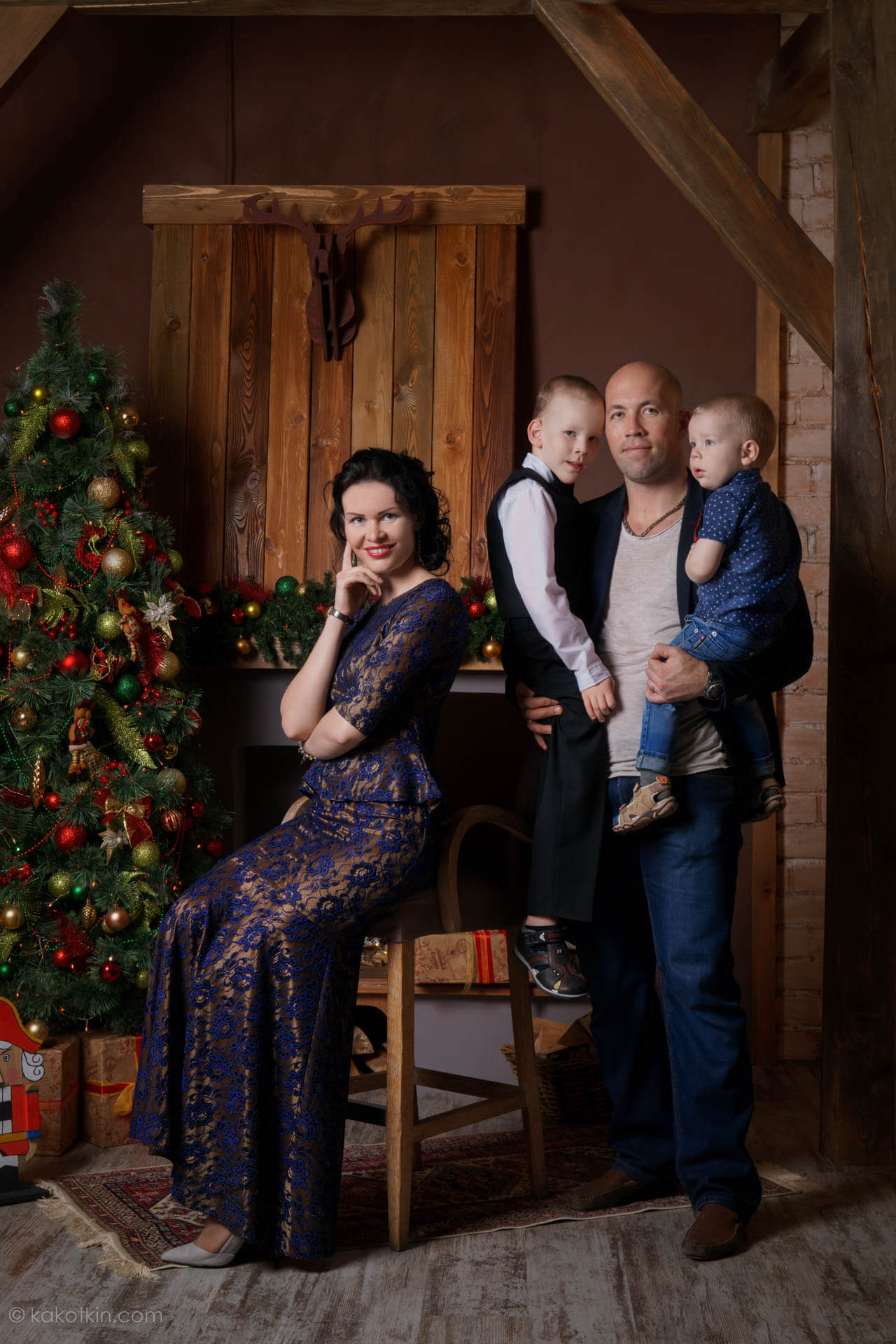 Фотосессия новогодняя семейная в студии Артбаза в Твери фотограф Роман Какоткин