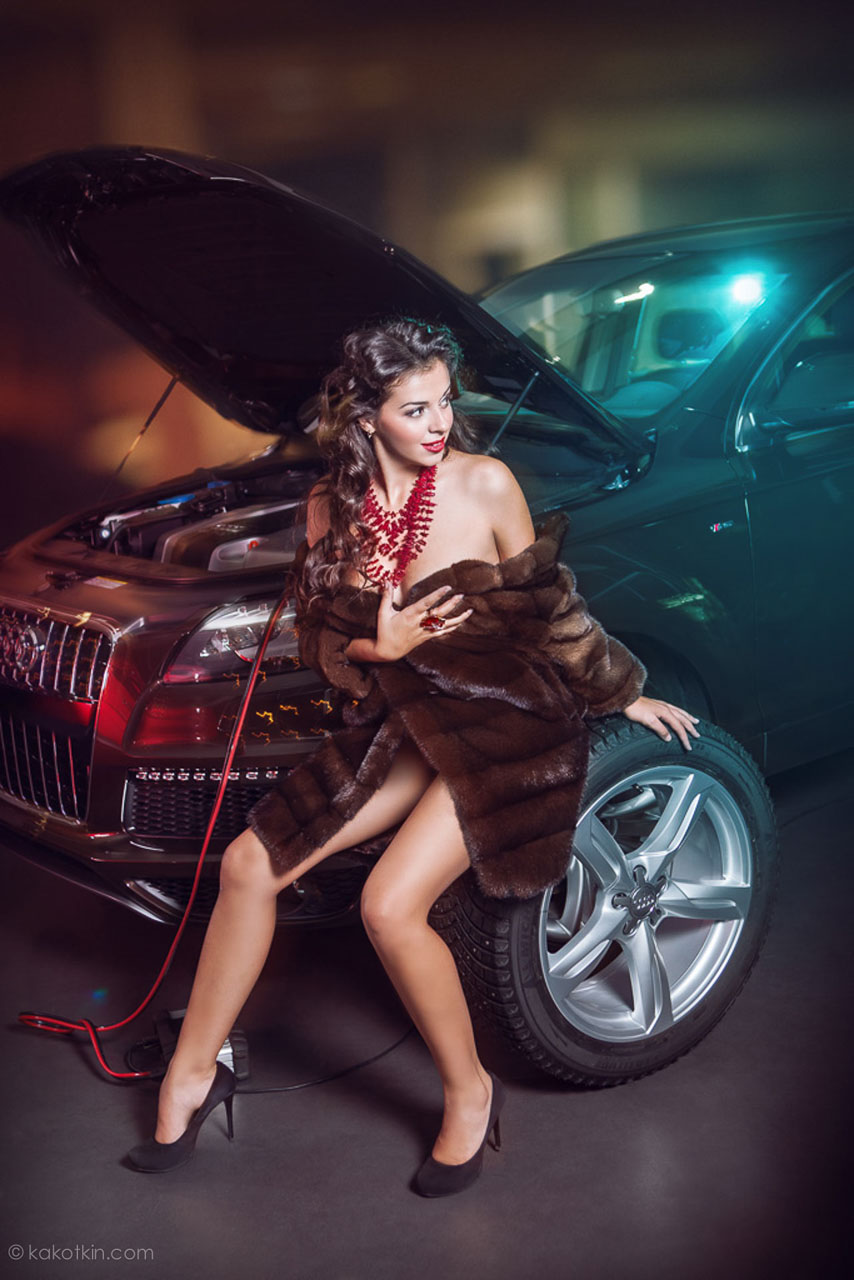 Фотосессия для автокалендаря Ауди девушки и автомобиль календарь Москва фотограф Роман Какоткин реклама
