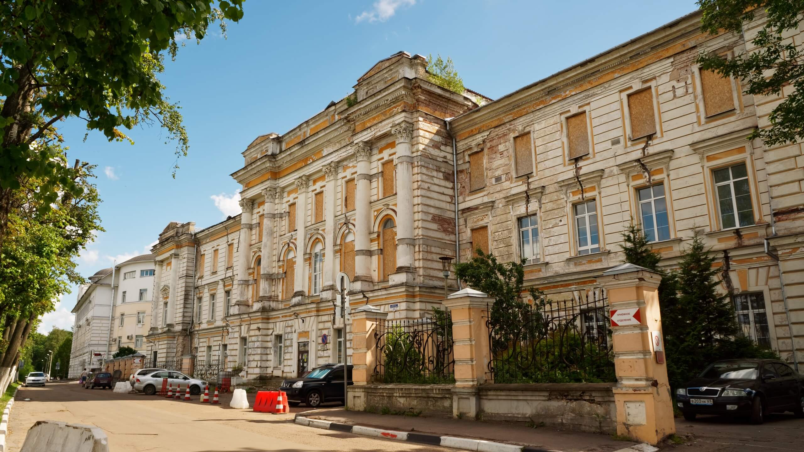 Терская детская больница - бывшее епархиальное училище на улице Рыбацкая