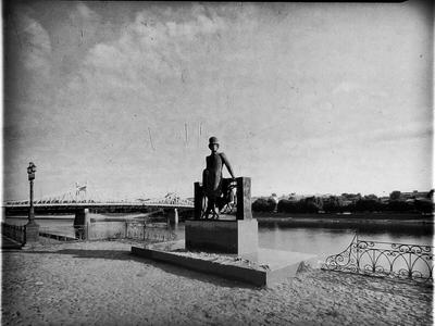 Памятник Пушкину Горсад Тверь на старый фотоаппарат