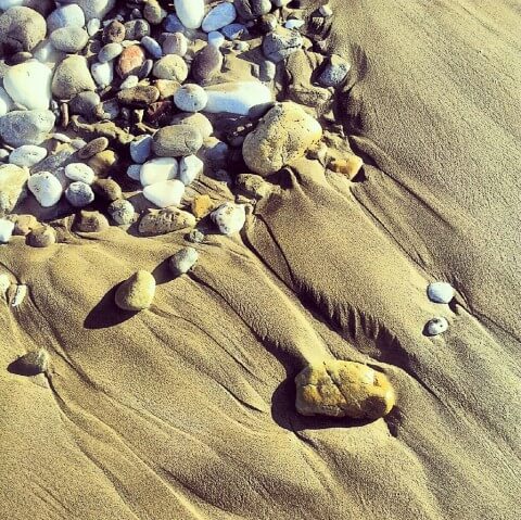 Песок. Камни